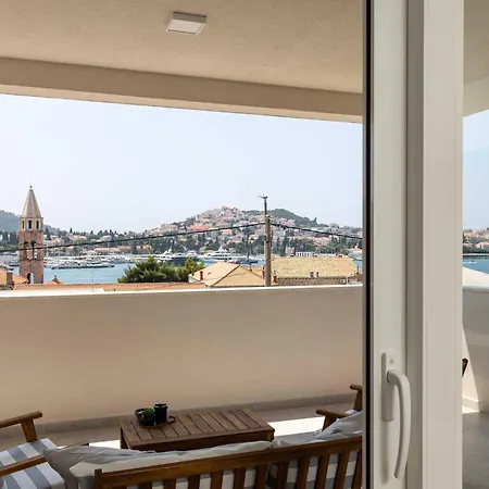 Amare - Three Bedroom With Balcony And Sea View Apartment