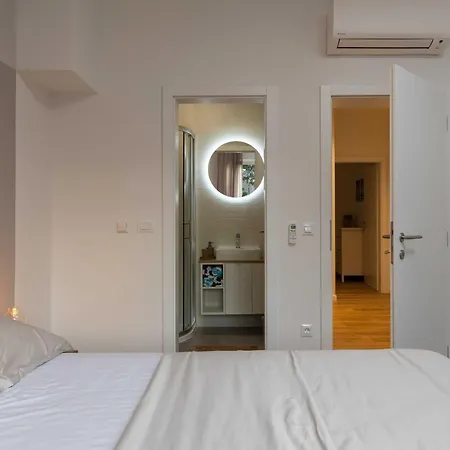 Amare - Three Bedroom With Balcony And Sea View Apartment