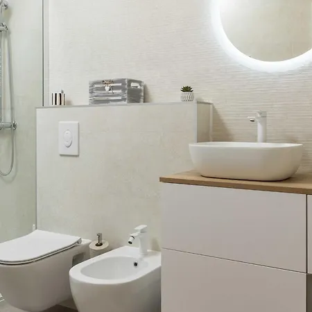 Amare - Three Bedroom With Balcony And Sea View Apartment